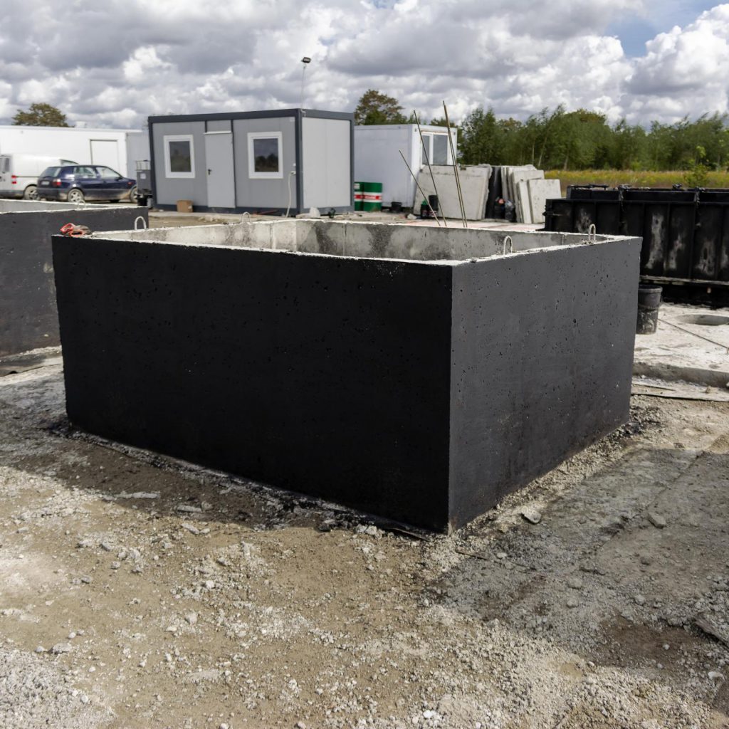 Zbiornik betonowy z montażem na terenie Łodzi